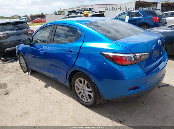3MYDLBYV4HY154668 2017 TOYOTA YARIS IA Blue Tył lewy