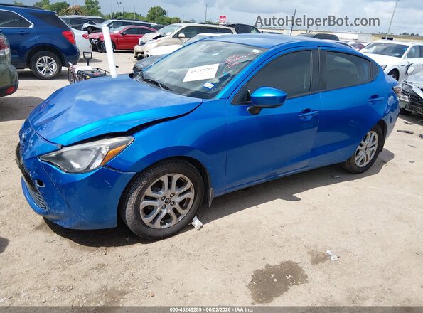 3MYDLBYV4HY154668 2017 TOYOTA YARIS IA Blue Przód lewy