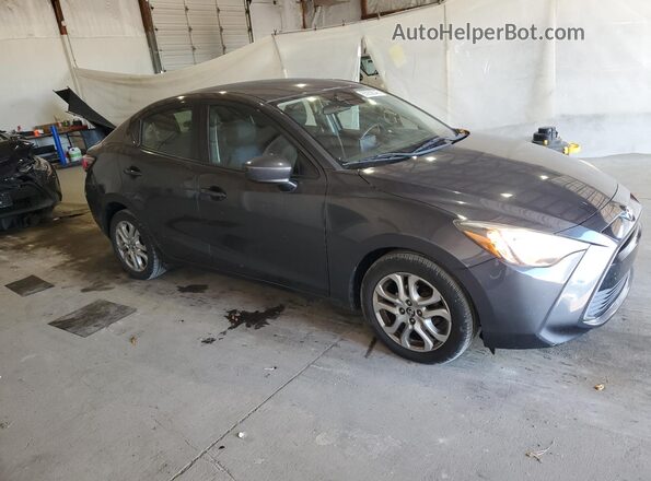 3MYDLBYV4HY156257 2017 TOYOTA YARIS Gray წინა მარჯვენა
