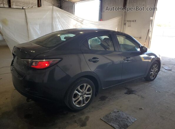 3MYDLBYV4HY156257 2017 TOYOTA YARIS Gray უკანა მარჯვენა