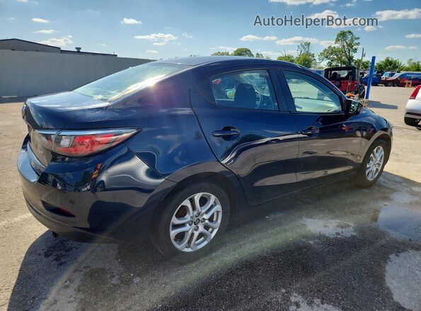 3MYDLBYV4HY164360 2017 TOYOTA YARIS Blue 