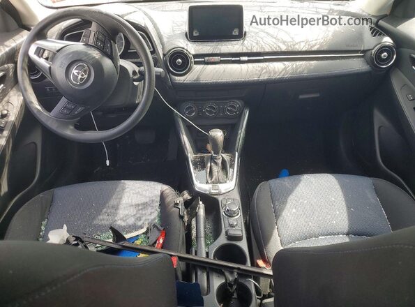 3MYDLBYV4HY175424 2017 TOYOTA YARIS Blue წინა პანელის ხედი
