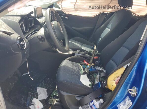 3MYDLBYV4HY175424 2017 TOYOTA YARIS Blue წინა სალონის ხედი