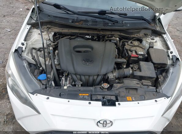 3MYDLBYV4KY502590 2019 TOYOTA YARIS White Rear view