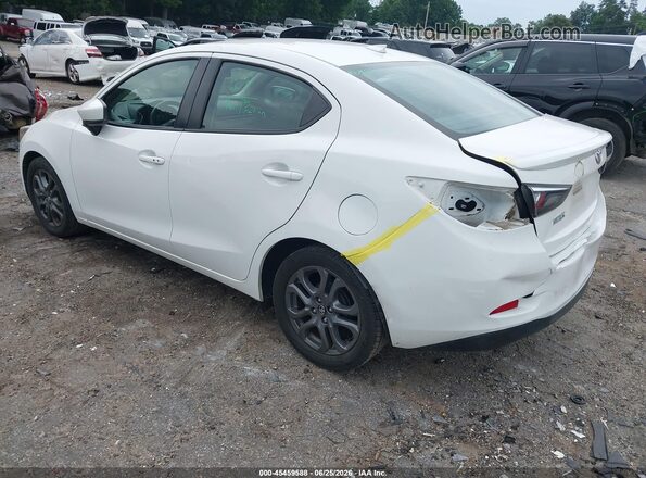 3MYDLBYV4KY502590 2019 TOYOTA YARIS White Rear left