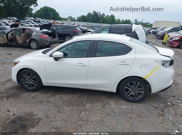 3MYDLBYV4KY502590 2019 TOYOTA YARIS White 
