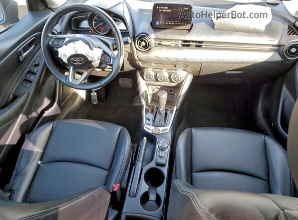 3MYDLBYV4KY506994 2019 TOYOTA YARIS Gray Առջևի վահանակի տեսք