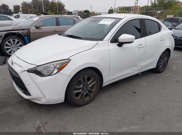 3MYDLBYV4KY509989 2019 TOYOTA YARIS White Przód lewy