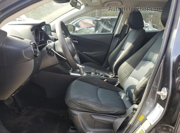 3MYDLBYV4KY520328 2019 TOYOTA YARIS Charcoal წინა სალონის ხედი