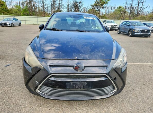 3MYDLBYV5HY180194 2017 TOYOTA YARIS Black წინა ხედი