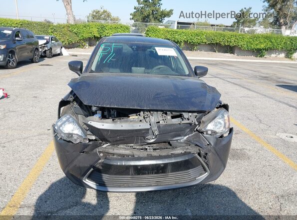 3MYDLBYV5HY186867 2017 TOYOTA YARIS IA Gray Vista del cuadro de instrumentos