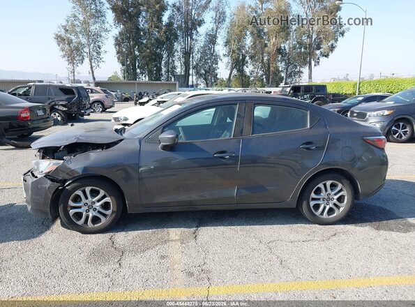 3MYDLBYV5HY186867 2017 TOYOTA YARIS IA Gray Vista interior de 360 grados