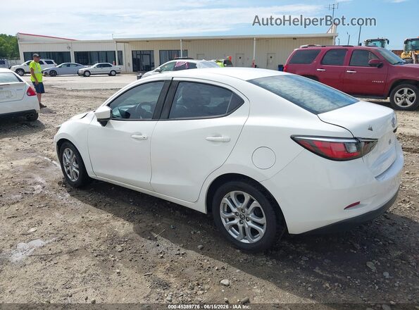3MYDLBYV5HY189543 2017 TOYOTA YARIS IA White უკანა მარცხენა