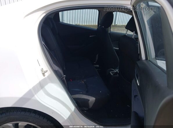 3MYDLBYV5HY189543 2017 TOYOTA YARIS IA White VIN კოდის სტიკერის ხედი