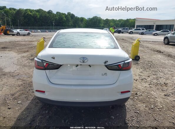 3MYDLBYV5HY189543 2017 TOYOTA YARIS IA White 