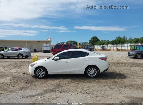 3MYDLBYV5HY189543 2017 TOYOTA YARIS IA White სალონის 360-გრადუსიანი ხედი