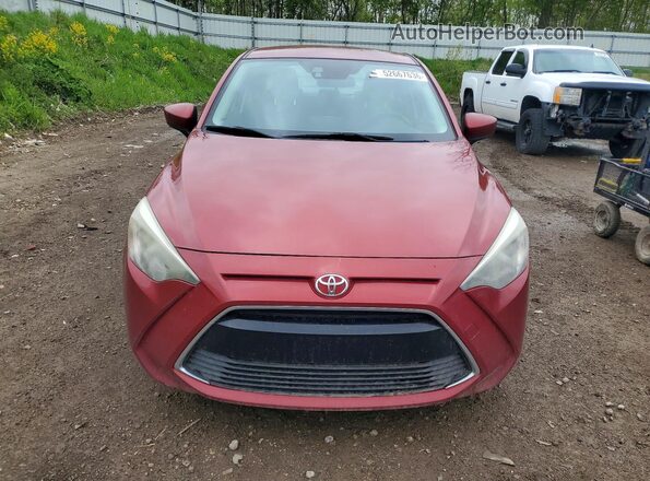 3MYDLBYV5JY300582 2018 TOYOTA YARIS Red Widok z przodu