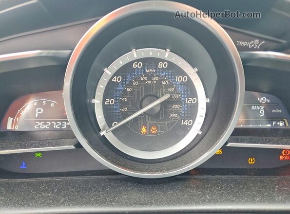 3MYDLBYV5JY300582 2018 TOYOTA YARIS Red Widok zestawu wskaźników