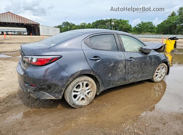 3MYDLBYV5JY311419 2018 TOYOTA YARIS Gray 