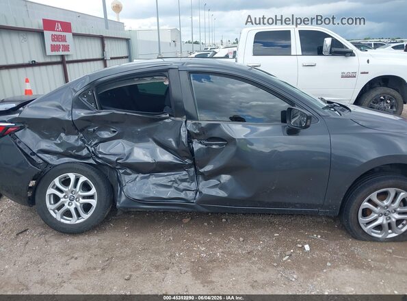 3MYDLBYV5JY313784 2018 TOYOTA YARIS IA Gray Widok zestawu wskaźników