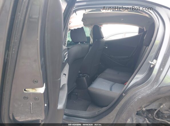 3MYDLBYV5JY313784 2018 TOYOTA YARIS IA Gray Widok naklejki z numerem VIN