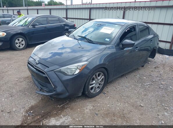 3MYDLBYV5JY313784 2018 TOYOTA YARIS IA Gray Przód lewy