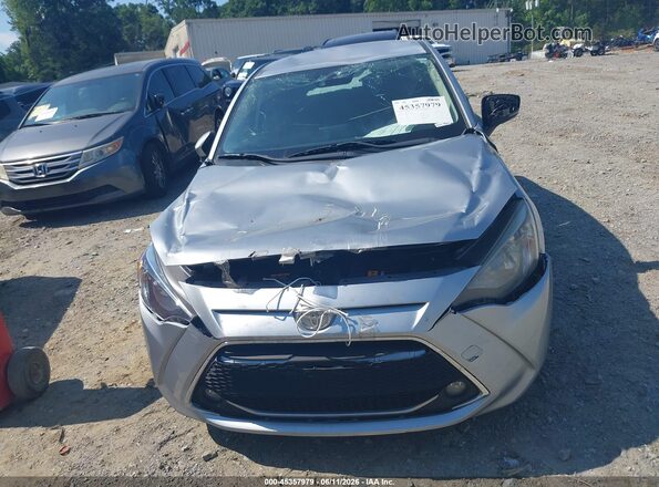 3MYDLBYV5KY504557 2019 TOYOTA YARIS Серебряный Вид щитка приборов