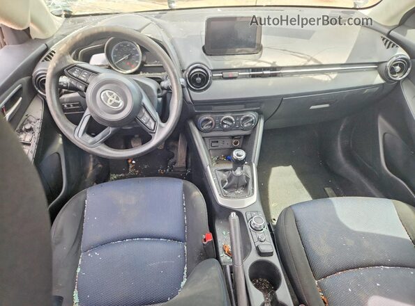 3MYDLBYV5KY511766 2019 TOYOTA YARIS Black Առջևի վահանակի տեսք