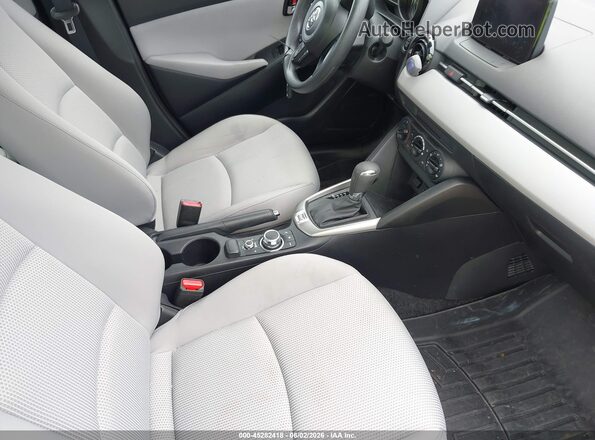 3MYDLBYV5KY522282 2019 TOYOTA YARIS Blue წინა სალონის ხედი