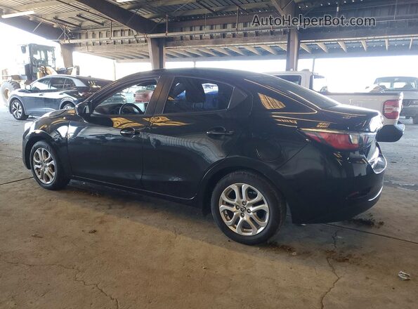 3MYDLBYV6HY181418 2017 TOYOTA YARIS Black Հետևի ձախ