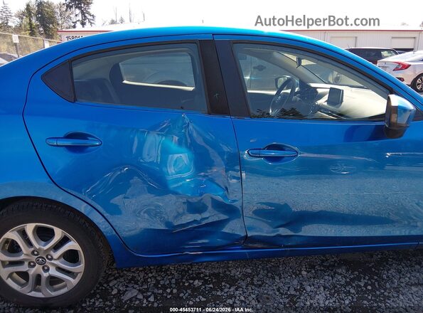 3MYDLBYV6HY185470 2017 TOYOTA YARIS IA Blue Դիմացի տեսք