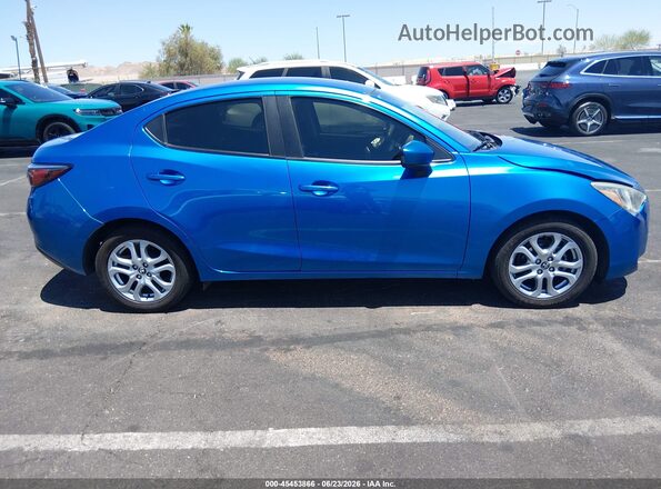 3MYDLBYV6HY195528 2017 TOYOTA YARIS IA Blue Rear interior view