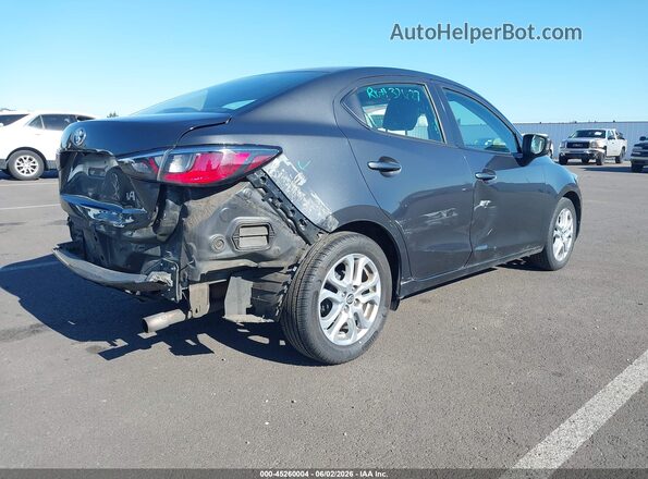 3MYDLBYV6JY312420 2018 TOYOTA YARIS IA Gray Trasero derecho