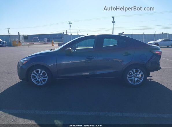3MYDLBYV6JY312420 2018 TOYOTA YARIS IA Gray 