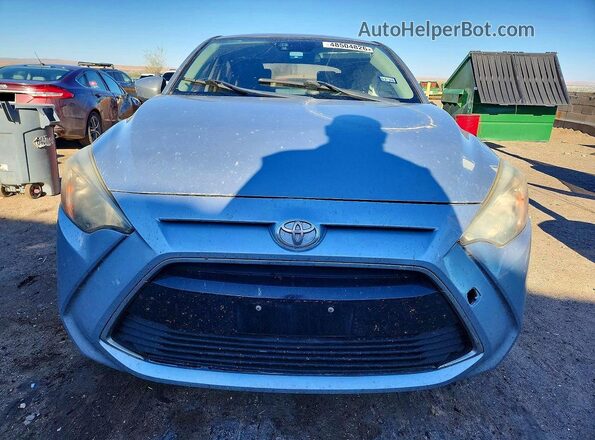 3MYDLBYV6JY321747 2018 TOYOTA YARIS Silver Vista frontal