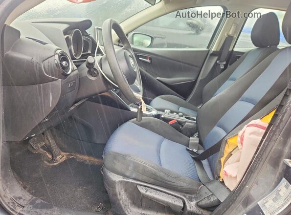3MYDLBYV6JY323174 2018 TOYOTA YARIS Gray Вид салону спереду