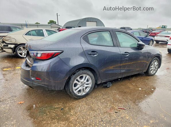 3MYDLBYV6JY323174 2018 TOYOTA YARIS Gray Задня права чверть