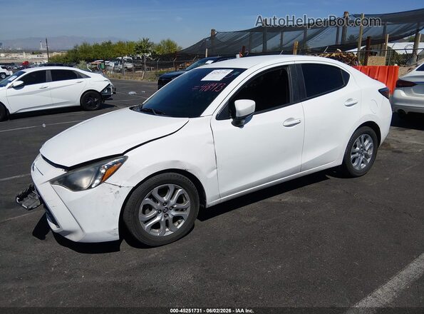 3MYDLBYV6JY324597 2018 TOYOTA YARIS IA White Передня ліва чверть