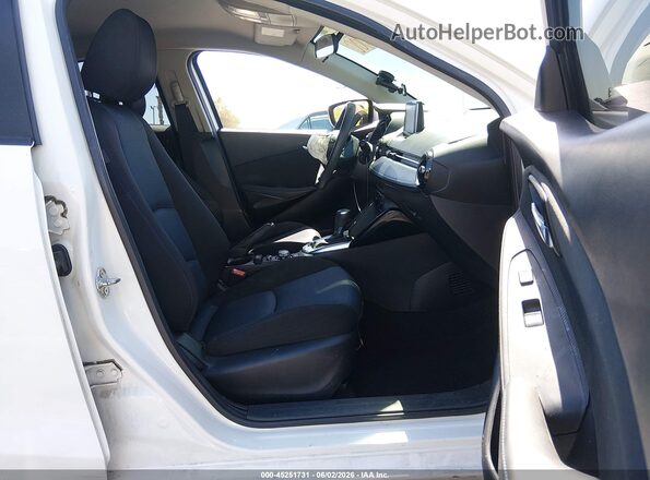 3MYDLBYV6JY324597 2018 TOYOTA YARIS IA White Вид салону спереду