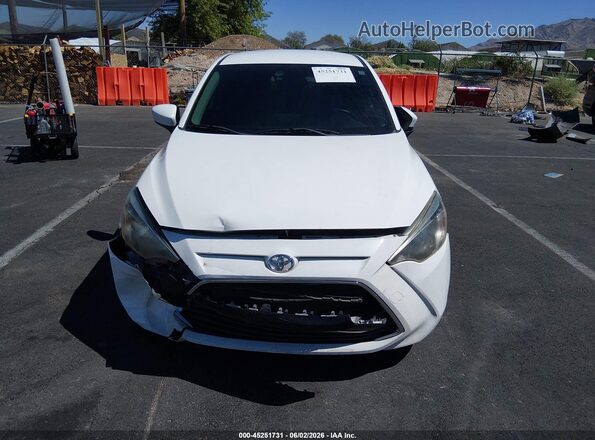 3MYDLBYV6JY324597 2018 TOYOTA YARIS IA White Вид щитка приладів