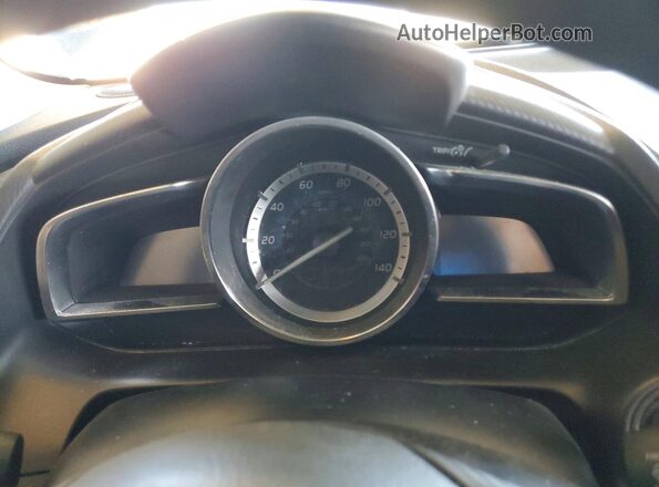 3MYDLBYV7HY147715 2017 TOYOTA YARIS Синий Вид щитка приборов