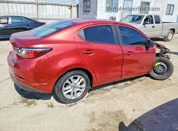 3MYDLBYV7HY178799 2017 TOYOTA YARIS Red Trasero derecho