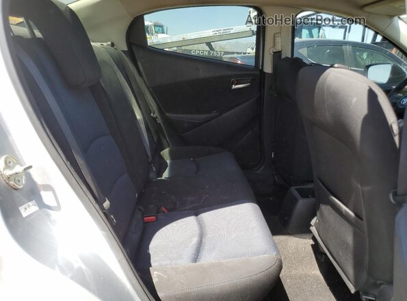 3MYDLBYV7HY181993 2017 TOYOTA YARIS Silver Rear seats view