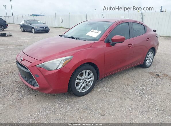 3MYDLBYV7HY193142 2017 TOYOTA YARIS IA Red Przód lewy