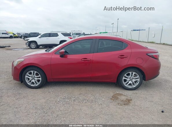 3MYDLBYV7HY193142 2017 TOYOTA YARIS IA Red Widok wnętrza 360 stopni