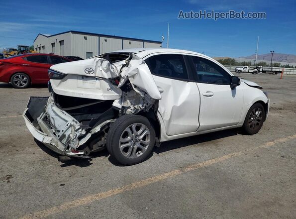 3MYDLBYV7JY303824 2018 TOYOTA YARIS Белый 