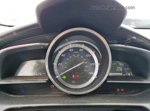 3MYDLBYV7JY304715 2018 TOYOTA YARIS Silver Սարքավորումների վահանակի տեսք