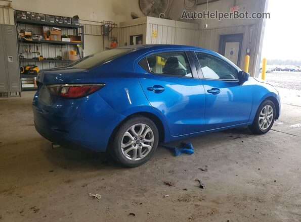 3MYDLBYV7JY329825 2018 TOYOTA YARIS Blue Tył prawy