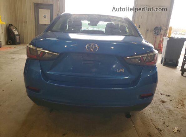 3MYDLBYV7JY329825 2018 TOYOTA YARIS Blue Widok z tyłu