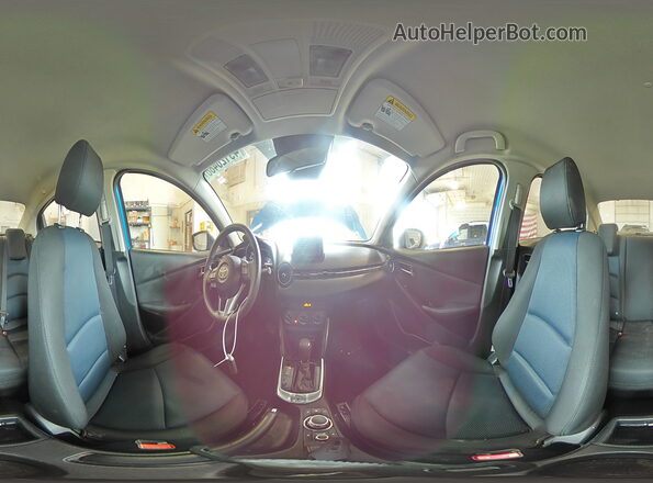 3MYDLBYV7JY329825 2018 TOYOTA YARIS Blue Widok naklejki z numerem VIN